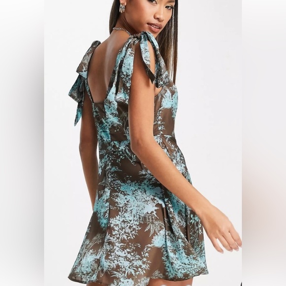 ASOS DESIGN satin skater mini dress - Picture 4 of 8